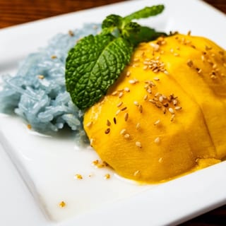 Sweet Mango with Sticky Rice (Seasonal)
